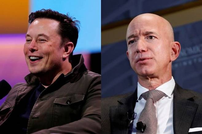테슬라 CEO인 일론 머스크(왼쪽)가 테슬라 주식 10억5천만 달러, 아마존 창업자인 제프 베이조스(오른쪽)가 아마존 주식 98억5천만 달러를 각각 팔아 미 기업 내부자 주식 매도 규모 1위와 2위를 차지했다. /사진=연합뉴스