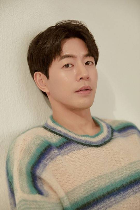 배우 이상윤은 ‘원 더 우먼’의 인기가 이하늬 덕분이라고 말했다. 사진l제이와이드컴퍼니