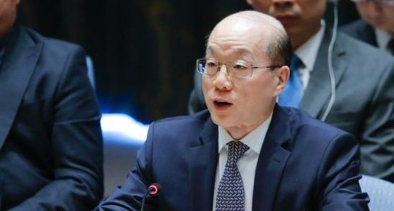 지난 2017년 8월 류제이 당시 중국 유엔본부 대사가 북한 제재를 논의하는 안보리 회의에서 발언하고 있다. [중앙포토]