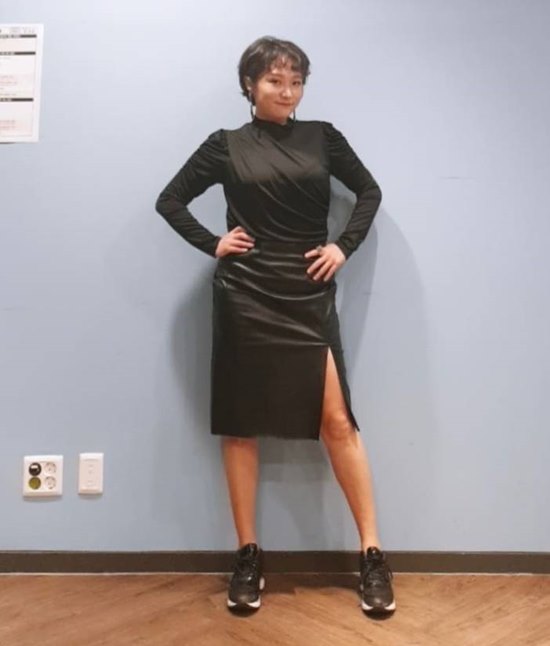 On the 4th, Kim Hyun-Sook posted a picture on his instagram with an article entitled Studio Recording.Kim Hyun-Sook in the public photo is posing with a black dress and sneakers.Kim Hyun-Sooks slim figure and small face, which recently succeeded in Diet, catch the eye.The netizens who saw this responded such as I will not have an ankle, Why did you get so beautiful and slim, Leeds renewal for each photograph and Lead art.Meanwhile, Kim Hyun-Sook recently reported on the 14kg weight loss news.Currently, JTBC Brave Solo Parenting - I raise it is releasing Single Mom routine.Photo: Kim Hyun-Sook Instagram
