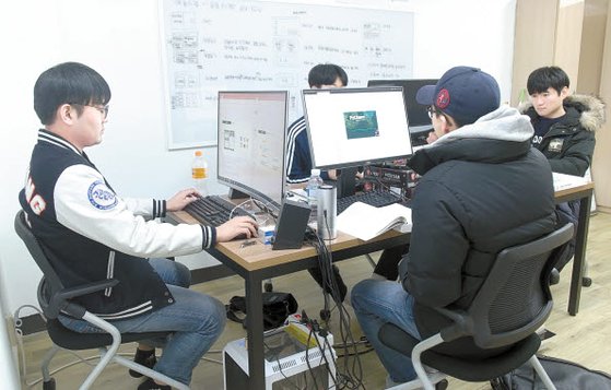 서울캠퍼스의 ‘247 스타트업 돔’은 학생 창업자에게 안정적인 창업 활동을 지원해주고 초기 비용 부담을 줄여주고 있다.
