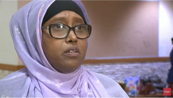 백인 비중이 가장 큰 미국 메인 주에서 네 번째로 큰 도시 사우스 포틀랜드에서 첫 무슬림 소말리아계 시장인 데카 달라크. 유튜브캡처