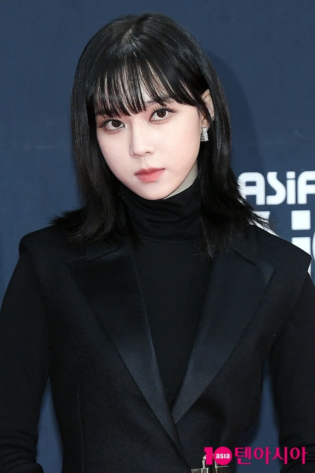 Group Aespa Winter attended the 2021 Mnet Asian Music Awards (MAMA) red carpet event held at CJ ENM Studio Center in Paju, Gyeonggi Province on the afternoon of the 11th.