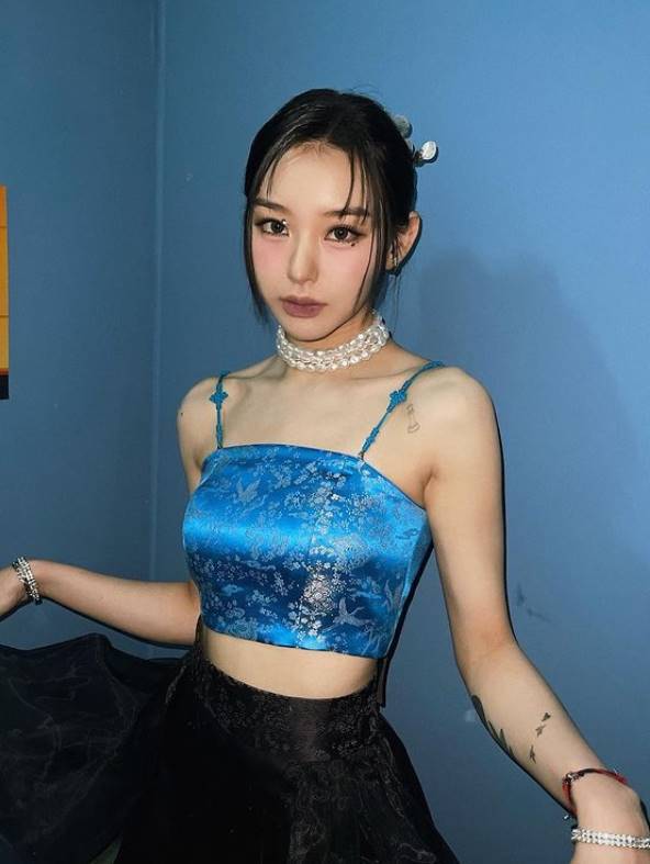 The choreographer no:ze showed off her doll-like beauty.On the 12th, no:ze posted a picture on his instagram with an article entitled 2021 MAMA.In the photo, no:ze poses in a shoulder-exposed top and black skirt, boasting a slender clavicle line and a slender arm line.No:ze, who wore her glamorous makeup, showed off her mysterious yet charming visuals.Aiki, who saw this, left a comment saying, Suddam Tsudam.No:ze appeared in the 2021 Mnet Asian Music Awards (2021 Mnet ASIAN MUSIC AWARDS, 2021 MAMA) held on the 11th.Photono:ze SNS