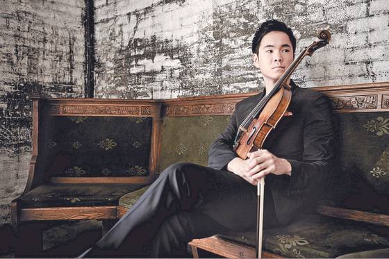 Violist Richard Yongjae O'Neill will stage a Christmas Concert titled ″Present: The Baroque Night″ on Dec. 25. [CREDIA]