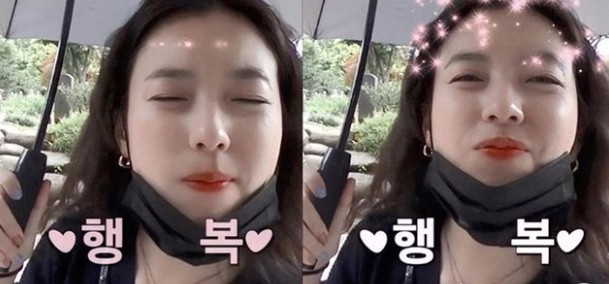 Actor Han Hyo-joo shows off her cute charmOn the 17th, Han Hyo-joo posted a picture on his instagram with the phrase Happy aftereffects Friday ... Happyness is not here.Han Hyo-joo, pictured in the photo, took a selfie and revealed a cute figure; under the picture made in four, he wrote the phrase happiness and attracted a lovely charm.Meanwhile, Happiness, which recently ended, is a new normal city thriller that depicts the Earth 2 of those who are isolated in apartments, a social scale, in the background of the near future.The large-scale apartments where various human groups live are blocked by new infectious diseases, and the cracks and fears, struggles and psychological warfare for Earth 2 are drawn carefully.