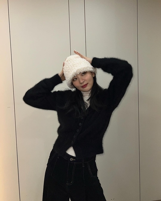 Girl group Red Velvet Seulgi showed off her beautySeulgi posted several photos on his 18th day with a short article Retirement on his instagram.The photo shows Seulgi posing in front of the camera. Seulgis natural charm attracts attention.On the other hand, Seulgi appeared on the 2021 KBS KPop Festival held on the 17th.