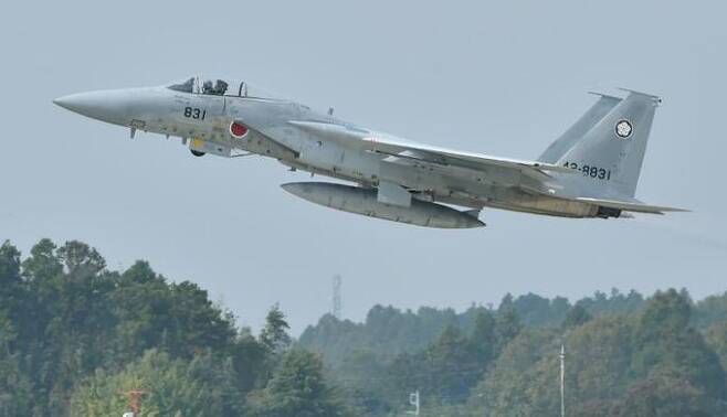 일본 항공자위대 F-15J 전투기가 훈련을 위해 이륙하고 있다. 세계일보 자료사진