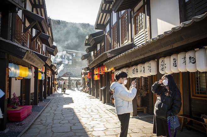 경기도 동두천에 위치한 니지모리 스튜디오. 코로나 장기화로 해외여행이 막히면서, 일본여행 분위기를 즐기려는 20~30대 방문객이 늘고 있다. 장진영 기자