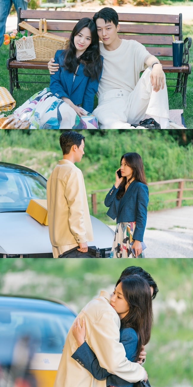 The happy moments of Song Hye-kyo and Jang Ki-yong have been revealed.The 12th episode of SBSs Golden Earth Drama, Now, Im Breaking Up (playplayplay by Jane/director Lee Gil-bok/creator Gline&Kang Eun-kyung/hereinafter, Ji He-jung), which aired on December 24, filled the house theater with tears.Yoon Jae-guk (Jang Ki-yong), who kept by the side of Song Hye-kyo without shaking, said that she would break up with her mother, Min-sa (Cha Hwa-yeon).While there is a growing question whether Ha Young and Yoon Jae-guk will break up like this, on December 25, the production team of Ji He-jung released Ha Young and Yoon Jae-guk, who seem happy ahead of the 13th broadcast.In the photo, Ha Young-eun and Yoon Jae-guk are spending their time alone, and the two people, who seem to have come on a picnic, sit side by side and pose affectionately with their shoulders.In the next photo, Ha Young-eun, who is talking to someone, and Yoon Jae-guk, who watches such a Ha Young-eun, are seen.In the last photo, the two of them are hugging affectionately, making the mind of the viewer faint.