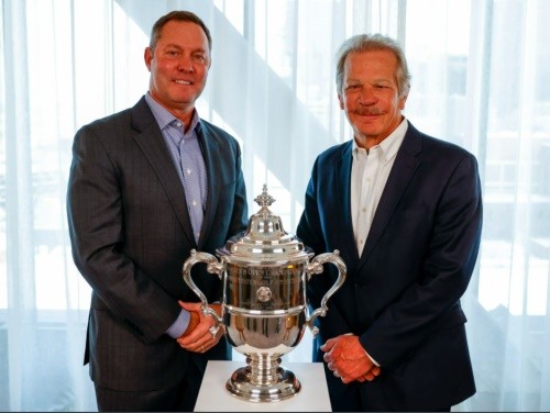 마이크 완 USGA CEO(왼쪽)와 랜드 우스트라 프로메디카 CEO. [사진=USGA]