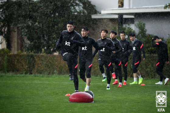 The Korean national team train at the Cornelia Diamond Golf Resort Spa in Antalya, Turkey on Tuesday. [NEWS1]