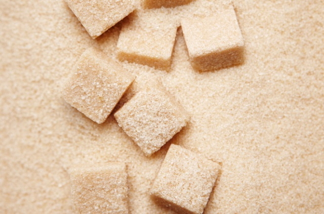 흑설탕은 백설탕에 캐러멜이나 당밀 등을 첨가해 제조한 것으로, 백설탕에 비해 덜 해롭다고 보기 어렵다./사진=클립아트코리아