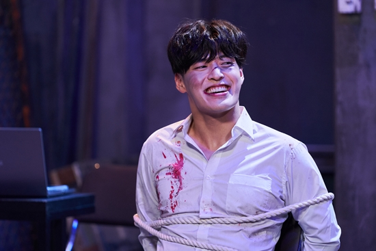 Kang Ha-neul will once again attract viewers with pleasant energy in the Coupang play SNL Korea Season 2 which is broadcasted on the 15th.Kang Ha-neul, who was an intern in the corner Baeksu Note, a parody of Death Note, will pick up the notes that become a white man when he writes his name, and remove the company people one by one.In the corner of Dongmyeong, which parodied Around Camellia Phil, it is a pleasure to reenact the character dragon, which caused the Chamme fatale, as the SNL version in 2022.Ahn Young Mi, who is divided into Camellia CEO Camellia, will shoot the viewers laughter button with the dizzy romance of Kang Ha-neul, a lover who goes straight to the charm of reversal.In the corner 007 Skyfall, where Kang Ha-neul divided into James Bond, parodying Dongmyeongs film, Crew Shin Dong-yeop devises a new customized torture toward Kang Ha-neul, who never speaks security codes to ruthless torture, and continues to laugh.Finally, in the AI Security Guard Giga Sky corner, the AI ​​guard sent to protect Lee Soo-ji of the top actress Kim Go-woon is fiercely competing with the transform, Giga Hoon and the best bodyguard.On the other hand, corners that capture the new ideas of SNL Korea attract attention.2022 New Years special nature documentary The Tears of Man corner will analyze mens behavior habits and create a smile full of empathy.SNL Korea Season 2 is open every Saturday at 10 pm.Photo: Coupang Play