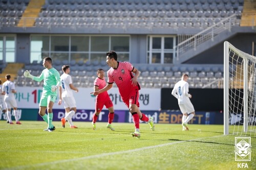 한국 축구대표팀의 조규성(9번)이 15일(한국시각) 터키 안탈리아의 마르단 스타디움에서 열린 아이슬란드와 평가전에서 득점한 뒤 기뻐하고 있다. 대한축구협회 제공