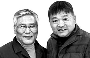 이만선 대표(왼쪽)와 진윤일 음악감독.