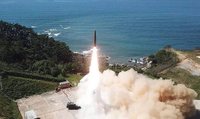 국방과학연구소가 개발한 고위력탄도미사일이 가상 표적을 향해 발사되고 있다. 세계일보 자료사진