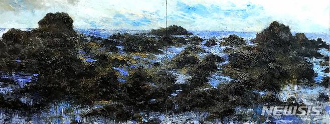 [서울=뉴시스] 교보문고가 운영하는 전시공간 교보아트스페이스에서 2월28일까지 김남표 작가 개인전 '제주도를 그리다'가 열린다. 사진은 '제주도를 그리다' 대표작인 'Instant Landscape-Aewol sea#1', 91㎝×233.3㎝, Oil on canvas, 2019. (사진=교보아트스페이스 제공) 2022.01.18. photo@newsis.com *재판매 및 DB 금지