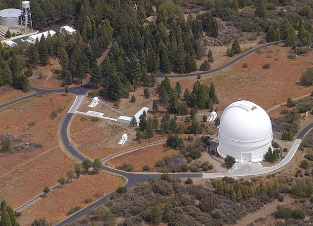 지구에서 3000km 떨어진 상공을 지나간 소행성 2020QG의 존재를 뒤늦게 확인한 장소인 미국 캘리포니아 팔로마산천문대