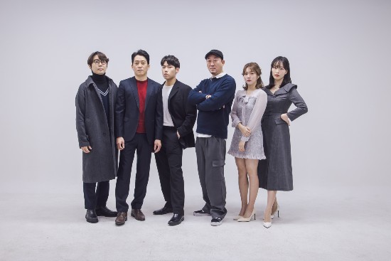 On the morning of the 18th, the online production presentation of the original series Good Season 4 was held.Actors Kang Sung Hoon, Nam Hyun Woo, Lee, Kyung Min Kim, Jin Ajin, Kim Tae Young and Seo Joo Wan attended the scene.Season 4 of Good is a web drama depicting the fierce struggle and survival competition between Jeong Seung-network of Chung Pil-don (Kang Sung Hoon) and Baek Jin-sang (Kim Kyung-min) of Jeon Baek-chae who left Jeong Seung and Baek International of Lee Gil (Lee Kwa-jang).On this day, the cast members told various stories when asked if they felt the change caused by the success of the work. First, Kang Sung Hoon said, There are many changes.I have been acting a lot in the past, and I have played a lot of villains, borrowers, and gangsters, but nowadays, a little different roles come out and find out. I was having a meal at the exhibition hall market a while ago, and a couple came.The man asked me to take a picture, but the woman asked me who it was, he said. (Good is the best work of my life and an unforgettable work.Kim Kyung-min of Baek Jin-sang said, I always play alone while acting, but when I enter the company, I pay too much attention to it.I dont ride well in downtown Seoul, but it always discharges when I try to ride. I want to be hungry, so I leave the battery out, but I can get around so comfortable.I feel rewarding when I get a call from my wife at home or people I know, and I think its going well. Asked if there is an entertainment program that he wants to appear, Kim Kyung-min said, I want to go out somewhere like I have to get together or Jungles Law. I do not know if Im watching at home (laughing), but I want to ride the plane.Lee said, I also want to go out to the law and come back for a couple of months.Jin-jin said, It may be a little bit like going out of Jungle, so it will take two more months to travel together like Youth than Flowers. If you do this, (Kang) Sung-hoon knows about food.He is also a close friend to the area. We think it will be possible to clean Shishi Sekisui if we clean it hard. Good Season 4 will be unveiled at 5 pm Watcha on the 18th.Photo: Whatcha