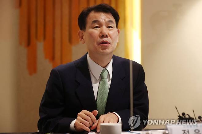 정은보 금감원장 "빅테크 결제 수수료, 합리적 산정 유도" (서울=연합뉴스) 진연수 기자 = 정은보 금융감독원장이 26일 오전 서울 중구 은행회관에서 열린 금융플랫폼 간담회에서 인사말을 하고 있다. 2022.1.26 jin90@yna.co.kr