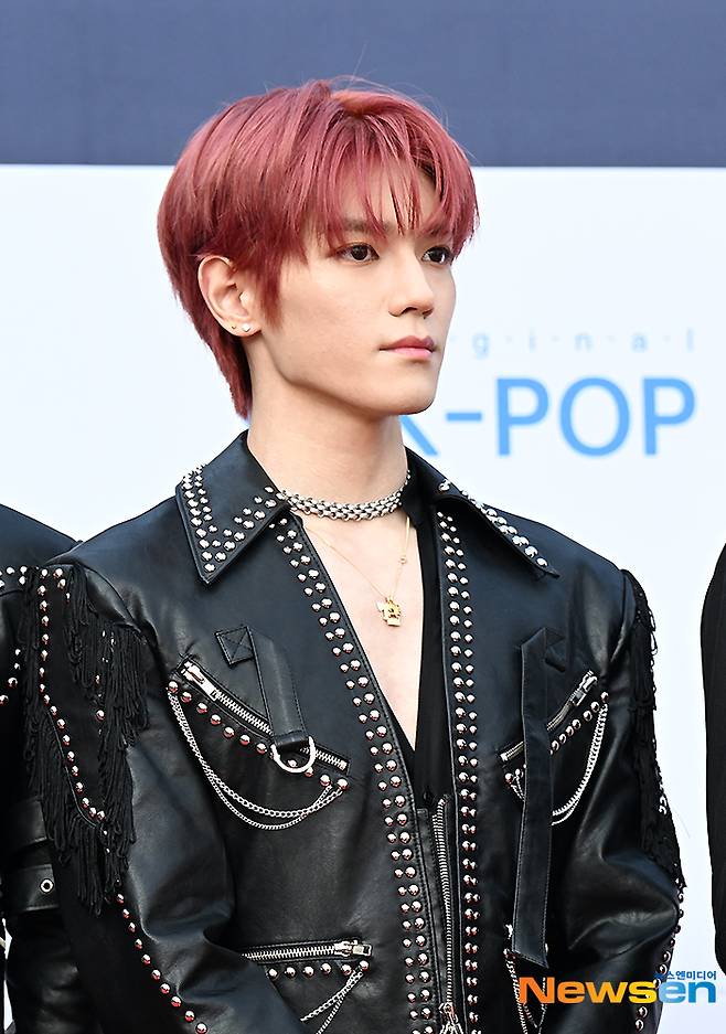 The group NCT127 Taeyong has a photo time at the 11th Gaon Chart Music Awards Photo Wall, which will be held on January 27 at a special stage at Jamsil Indoor Gymnasium in Songpa-gu, Seoul.