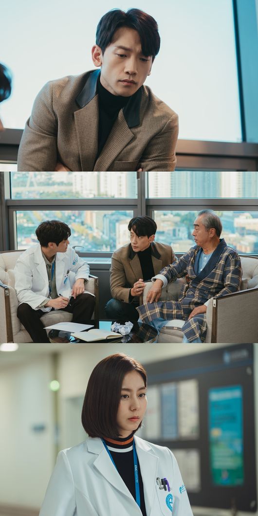 What is the story of Rain and Kim Bum of Ghost Doctor staring at each other in front of Lee Mun-soo?In the 9th episode of tvN Mon-Tue drama Ghost Doctor (director Boo Sung-chul/playplayplayplayer Kim Sun-su/production studio dragon, main factory), which will be broadcast at 10:30 pm on the 31st, Cha Young-min (Rain Boone) and Kim Bum Boone will join hands at the request of Chairman Jang Kwang-deok (Lee Moon-soo).Han Seung-won (Tae In-ho), who reported the health condition of Chairman Chang as a lie, tried to cover up all the facts to An (Ko Sang-ho) when he was on the defensive.So, An Taehyun went to Han Seung-won with an office record written by Cha Young-min in a state of iced body, and the relationship between Cha Young-min and Ko Seung-tak was in Danger on the day of the war.At the same time, there was a slight movement in the brain wave of Cha Young-min, and attention was focused on the development to be unfolded in the future.In the meantime, Cha Young-mins serious expression in the still, which was released today (31st), attracts attention, and he is frowning to the brow and watching something closely, which also causes curiosity.In another photo, Cha Young-min and Ko Seung-tak are in one place with the dead chairman.In particular, Ko Seung-tak, who is holding a pen, writes something on the paper for a while, and he gives a subtle tension to him in a word of Cha Young-min.On the other hand, Jang Se-jin (Yui-Bun)s meaningful eyes gather attention.I wonder why she could not hide her troubled face, which did not lose her tranquillity in front of others no matter what.Todays broadcast shows Cha Young-min and Ko Seung-tak joining together to listen to Chairman Changs request before he died, said the production team of Ghost Doctor.See what the three people in one place are planning, and there are several times in Danger where Cha Young-min and Ko Seung-taks Confidential Assignment will be discovered.Jang Se-jin, who started to notice their strange feelings, said, I would like to ask for your expectation and interest in the more exciting Ghost Doctor.Rain and Kim Bums breathtaking Confidential Assignment can be found on the 9th TVN Mon-Tue drama Ghost Doctor broadcasted at 10:30 pm on the 31st.tvN
