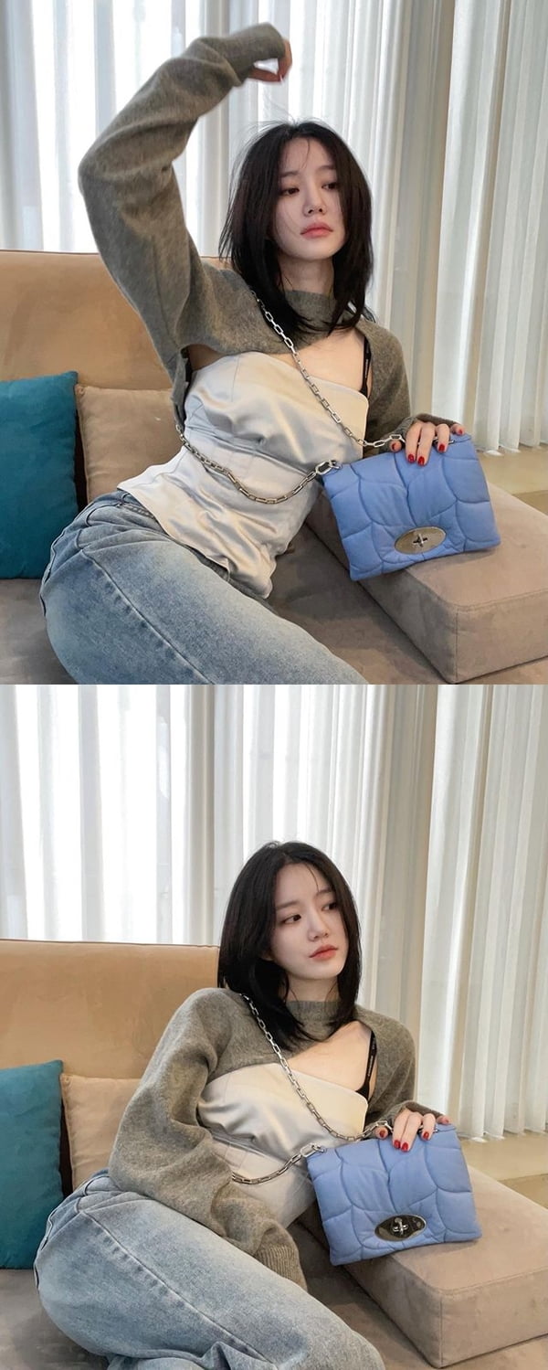 Actor Lee Yu-bi shared her daily life.On the 9th, Yu Yubi posted several photos on his instagram with the article Its my cotton candy. Yu Yubi in the public photo is sitting on a couch and posing.He wore a unique costume with a clear armpit and completed styling. He boasts a different atmosphere and attracts attention.Meanwhile, Lee Yu-bi is in the movie Love Affair.