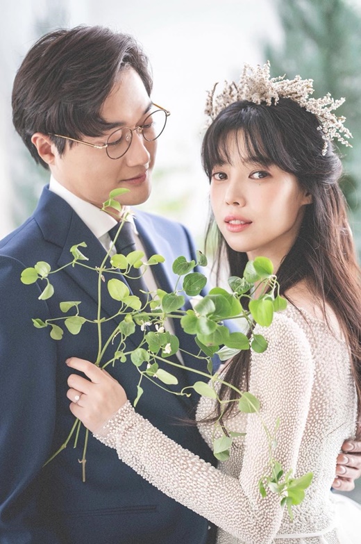 Peppertons Lee Jang-won wife Bae Da Hae has unveiled a wedding pictorial.Musical actor Bae Da Hae posted a wedding picture on his instagram on the afternoon of the 15th with a message Now 3 months.The photo featured a lovely two-shot of the good-looking couple Lee Jang-won and Bae Da Hae.Lee Jang-won made the tuxedo warm, and Bae Da Hae posed affectionately in a pure white dress.The couple married in November last year.