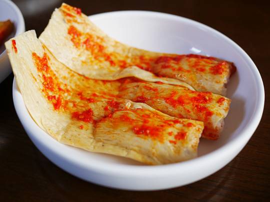 북한 전통음식인 인조고기밥.