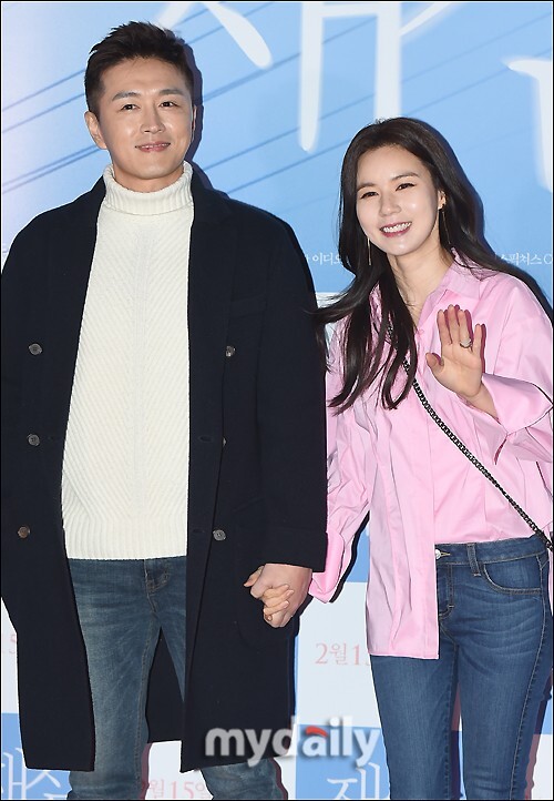 Actor Jin Tae-hyun and Park Si-eun reported on the news of the pregnancy.On Monday, Jin Tae-hyun posted on his Instagram page to report on Park Si-euns pregnancy news.Jin Tae-hyun said: In 2021 we had two miscarriages: it was so hard as the sky was falling, but we came to another natural miracle last December.I am now in a stable period and I am healthy with my mother and fetus. Even if my wifes healthy results are not good in the future, it is always okay, so please let me finish this time.I will give everything to me to help me finish. In addition, he said, My wife, college student daughter, my friend Family Thor, Mir, now one more person.Park Si-eun also said in an Instagram post, Starting a week. I have good news for our family. We have one more family in our family.I have been suffering from morning sickness since early January, but I am grateful for it, and I have been doing it every day for 12 weeks.Thank you all for always giving me one with heart. The netizens who encountered this are I pray for a healthy life, I will sincerely pray with One, I will finish my health care, and I am always a married couple.Congratulations with all my heart,and Thank you. Congratulations, two people. And congratulated Jin Tae-hyun and Park Si-eun.Meanwhile, Jin Tae-hyun and Park Si-eun marriage in 2015; in 2019, they said they had adopted their college daughter, whom they met through volunteer work.2021My couple had two miscarriagesIt was so hard as the sky was fallingbutAnother natural miracle came last DecemberNow were in the stablesThe mother is healthyFor the first timeWere hereIts like time has stopped all winterIt was a difficult journeyforthcomingmy healthy wifeEven if the results are not good, it is always okay Please let me finish this time, please, please, please, please, please, please, please, please, please, please, please, please, please, please, please, please, please, please, please, please, please, please, please, please, please, please, please, please, pleaseI give everything to myselfIll help you finishWife,College daughter,Family Thor, Mir,Now one moreStart a weekWe have good news for Family.We have another Family in our familyThankfully, another life came to meWere all waiting for you, so Im so happy!I have been suffering from morning sickness since early January, but I am grateful for it, and I have been doing it every day for 12 weeks.Thank you all for always making a yes with your heart ~ I will also make a yes with the same heartKeep everyone healthy!