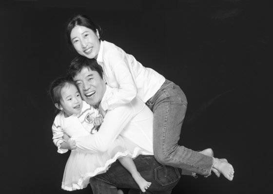 현서를 위한 버팀목이 되려 현서 아빠는 지난해에만 열아홉번 헌혈했습니다. 아빠는 그렇게 쌓은 선한 일이 현서에게 돌아가기를 바랍니다.