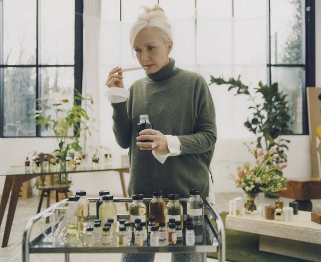 밥티스트와 함께 오르메 향수를 만든 그의 어머니, 마리-리즈(Marie-lise Jonak).