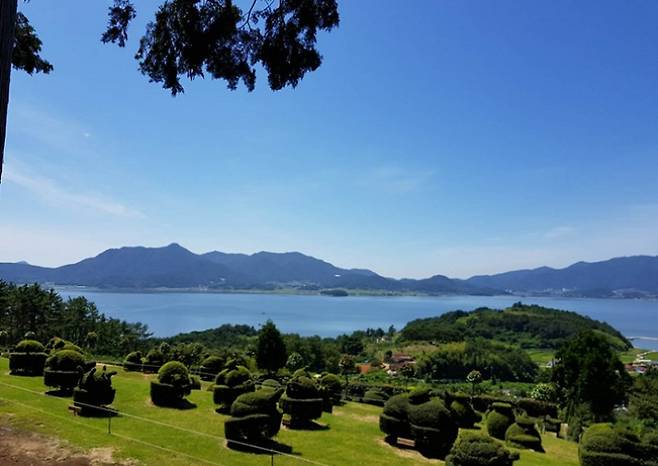 남해 토피어리정원. 경남도청 제공