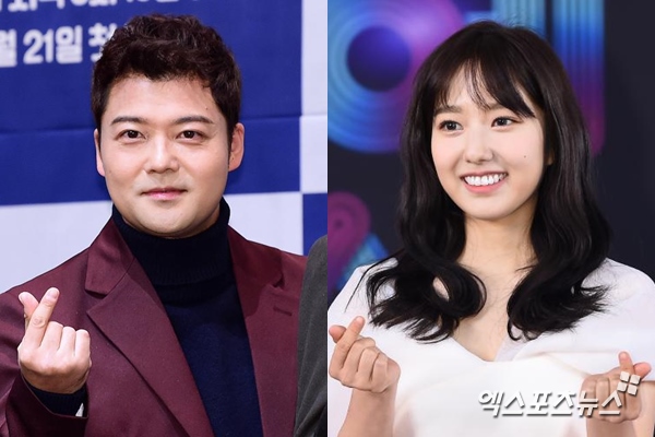 Jun Hyun-moo, Lee Hye-sung, ended relationship with Breakup, not marriageSM C & C said on June 22, Jun Hyun-moo and Lee Hye-sung recently broke up. Jun Hyun-moo and Lee Hye-sung will remain strong supporters who will be strong in the future as they started their relationship with each other in the first place. Back in November 2019, Jun Hyun-moo and Lee Hye-sung began their public devotion.At the time, the agency said, Jun Hyun-moo and Lee Hye-sung have a good relationship with each other in a professional common denominator called announcer, and recently they have a good feeling about each other.After admitting their friendship, they continued their love affair.After the release, Lee Hye-sung smiled at KBS 2TV entertainment artist relay, which appeared as MC at the time, saying, I was grateful to my colleagues and friends for celebrating a lot.Shin Hyun-joon said, Last week, Jun Hyun-moo came to buy coffee for the staff.In 2020, rumors of marriage were raised.There was a suspicion that the two people were volunteering together and Lee Hye-sung announcer was preparing for marriage while getting off at KBS Cool FM Lee Hye-sungs thrilling night.Jun Hyun-moo explained, It is not true at all.Lee Hye-sung showed affection for MBC Radio Star, saying that lover Jun Hyun-moo gives a lot of entertainment advice.Lee Hye-sung said, It was hard to tell the truth with my mouth.But I could not hide more, so I talked boldly. He said, My gaze was not good after my devotion was revealed. In MBC I Live Alone broadcast in 2021, Jun Hyun-moo talked with Lee Jang-won, who announced his marriage to Bada Sea.Kim Ji-seok told Jun Hyun-moo, If you are going to talk about your brother (marriage), tell me now. Jun Hyun-moo said, I want to get the article first.I will send the article to Tok, he said.In December last year, Lee Hye-sung said he visited Kim Jung-wooks restaurant at the end of the year at MBC Everlon Mamma Mian.When Kang Ho-dong asked, Did you go alone? And Did you go with your mother and father? Lee Hye-sung laughed, No, my father ....Lee Soo-geun indirectly mentioned Jun Hyun-moo, saying, Do you call him a father?In the broadcast, the subtitle Photo by my ex-father attracted attention.At the time, the two were once caught up in the Breakup rumor: Jun Hyun-moo told Christmas Eve: This is a really depressing Christmas Eve, isnt it?Today, I just posted Merry Christmas as I watched it alone, but I could see that there was no problem with the affection front through broadcasting.In addition, JTBC Tokpawon 25 oclock broadcast in February, the marriage of Jun Hyun-moo, who is in public love, was revealed.The Japanese and Chinese fortune teller told Jun Hyun-moo that there will be a marriage next year, and naturally the lover Lee Hye-sung was mentioned.The 15-year-olds devotion to Jun Hyun-moo and Lee Hye-sung ended with Breakup, not marriage.The two men, who met as seniors and started their public devotion, are returning to their seniors and juniors, and as they said they would remain supportive assistants to each other, it is noteworthy what the two will do in the future.Photo: DB, MBC Broadcasting Screen, MBC Everly One Broadcasting Screen