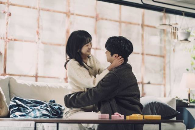 SBS 드라마 '그 해 우리는' 이나은 작가가 극 중 캐릭터 최웅과 국연수에 대해 다양한 이야기를 전했다. /SBS 제공