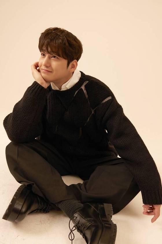 김범