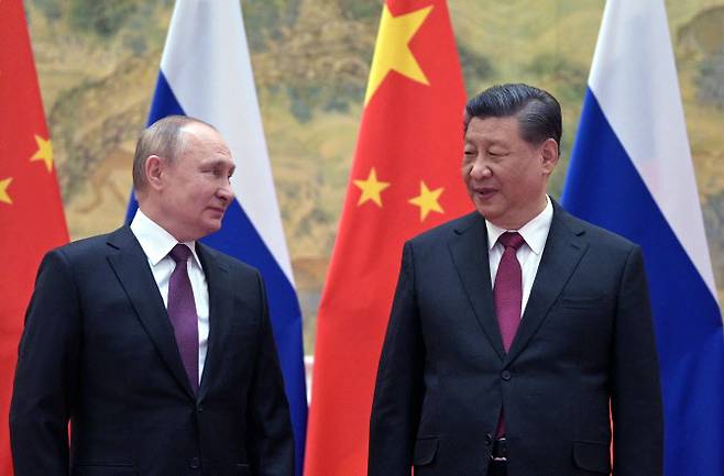 블라디미르 푸틴(왼쪽) 러시아 대통령과 시진핑 중국 국가주석. (사진=AFP)