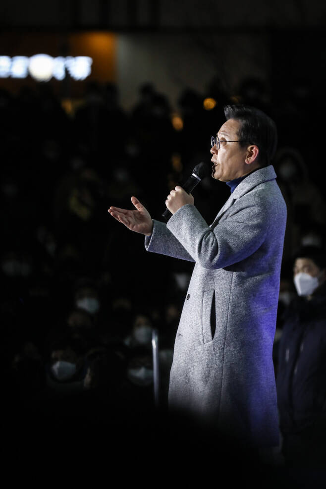 이재명 더불어민주당 대선후보가 지난 2월22일 경기도 안산 유세에서 지지를 호소하고 있다. ⓒ민주당 제공
