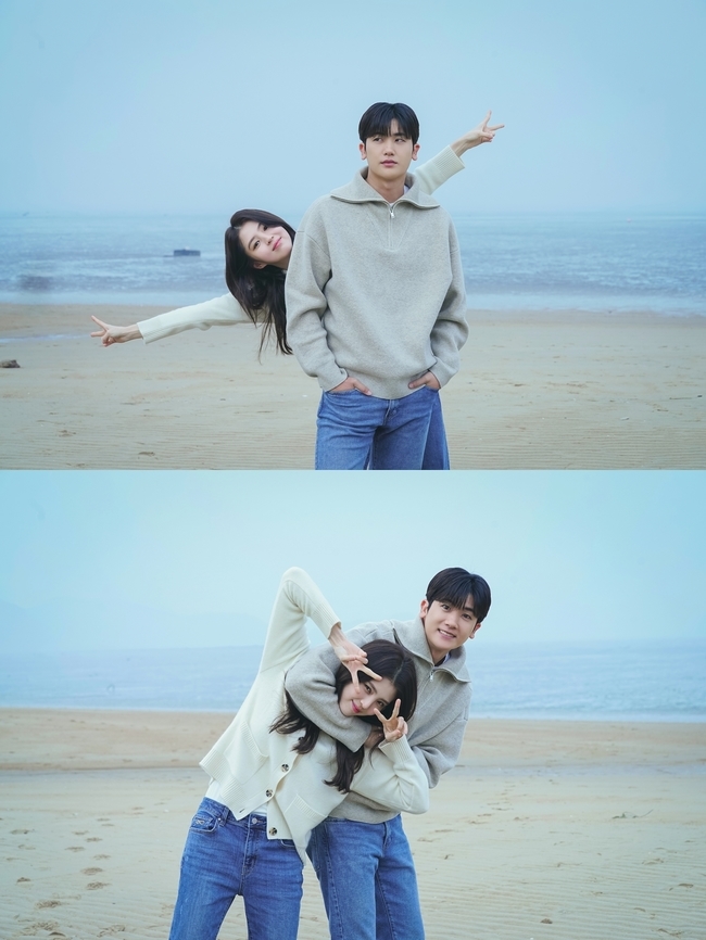 Park Hyung-sik and Han So Hee boasted couple KemiDisney+ original series Fromen (Original Motion Picture Soundtrack) #1 (played by Ansaebom/directed by Kim Hee-won), which will be released on March 23, will be held in one house for two weeks by global hot star Park Hyung-sik (played by Han Woo) and Han So Hee (played by Lee Eun-soo), who are best friends of 20 years. Its a music romance that knows the mind.Park Hyung-sik and Han So Hee have been with each other for 20 years, but they have been friends, not lovers.But then, a subtle change of emotion begins between the two of them: a heart beats in a small needle, and a heart hurts when you see your opponent with another reason.It can be said that two men and women who can be lovers in the South Sachin and the first lady, are simply in between love and friendship.On March 11, the production team of Fromn (Original Motion Picture Soundtrack) #1 released a two-shot of Park Hyung-sik and Han So Hees Kemi explosion, which may be friendship or love.Park Hyung-sik and Han So Hee in the picture are having a good time in the background of a beautiful sea.The playful look of the two, the natural skinning, is cute and lovely.Above all, just being together is impressive, with Park Hyung-sik and Han So Hees Kemistry shining like a picture.In this regard, the production team of Original Motion Picture Soundtrack #1 expressed the relationship between the male and female protagonists, Park Hyung-sik and Han So Hee, who are 20 years of best friends in the play, with perfect acting breathing and Kemistry.This was always possible thanks to the efforts of two actors who cared for each other, and even on the actual set, the laughter was constant when the two of them were together.I would like to ask for your interest and expectation for the two actors Kemi to shine Fromn (Original Motion Picture Soundtrack) #1. Park Hyung-sik and Han So Hee, who boasted a fantastic Kemistri like a lover who fell in love with pink, like a 20-year-old friend, despite the fact that they captured the moment.What is the romance between love and friendship that the two draw? Can they be lovers in the South and the First Lady?Park Hyung-sik and Han So Hees Original Motion Picture Soundtrack #1, which predicted the birth of a couple of the past, including visual, smoke breathing and Kemistri, are eagerly awaited.