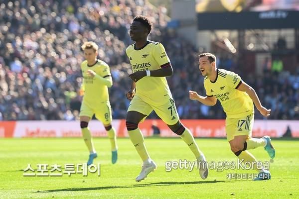 아스널 사카(가운데) / 사진=Gettyimages 제공