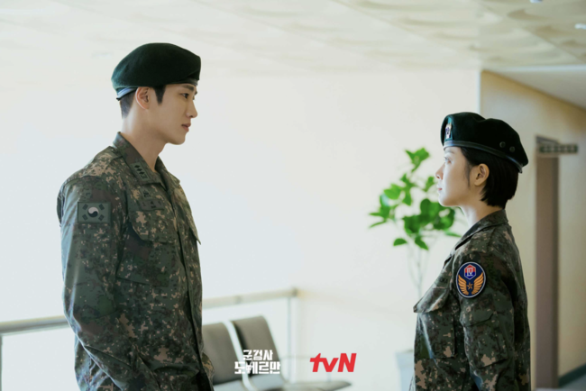 The male characters in the drama are looking at the height and picking up the height. The male actors who have taken control of the room are captivating the woman with their tall and handsome visuals.The height of 180cm is basically over these days, thanks to viewers who are enjoying flowers faster than spring weather.The two shots overlooking Kim Tae-ri of Na Hee-do station are thrilling because Nam Joo-hyuk is 187cm tall, TVN Twenty Five Twinty One, which is sprayed with the Baek Binary virus in the room.Kim Tae-ri is also 166cm tall, but it became possible because of the size of Nam Joo-hyuk.Here, the suit pit falling from the shoulder, the boyhood of the Reversal story and the charm of the dinging are the days of Nam Ju-hyeok.Actor Ahn Hyo-seop, who secured the title of Loco artisan with SBS in-house match, is 187cm tall. His character Kang Tae-moo is a typical chaebol 3-year-old perfect man.The taller height of Ahn Hyo-seop has created a more attractive male character: suit suits, casual fashion, covered head, and straight head.Ahn Hyo-seop is something.Another 187-centimeter-tall male actor is Ahn Bo-hyun, who expanded the smoke spectrum to tvNs military prosecutor Doberman.After KBSs The Suns Descendants in 2016, he was again playing a military character, and thanks to his brilliant visuals from the model, he is well regarded for his suits and uniforms.At this point, the essential element for casting a male character is 187cm tall. The height of the target actor Ji Hyun Woo, who received the weekend house theater, is also 187cm tall.Although the story of gentleman and lady is going to the barracks, Ji Hyun Woo has completely melted into Lee Young-guks character.Because there are viewers who are against the visuals of Ji Hyun Woo, the audience rating of gentlemen and girls is approaching 40%.Song Kang, who is called Actor for unspoilt boyhood, but his height is 186cm, which is so warm.Park Min-young, an associate actor, and a romance chemistry of the past because he is the owner of a cool place.Song Kang and Park Min-youngs realistic couple acting is the popular factor of JTBCs Saturday drama Meteorological Agency: In-house Love Cruelty.DB, Broadcaster Provides