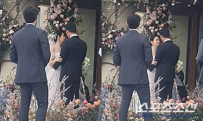 It was a real century marriage!The marriage ceremony of Hyun Bin Son Ye-jins last day in March is a hot topic.With everything related to basic marriage, such as Wedding Dress, making a big talk, we look at the dazzling wedding emoji that heaven blessed.The marriage ceremony, which was held at the Stonehenge House in Grand Walkerhill Hotel, Gwangjin-gu, Seoul, was held under thorough security as it was private.Actors Ahn Sung-ki, Joo Jin-mo, Park Jung-hoon, Hwang Jung-min, Ha Ji-won, Jang Young-nam, Um Ji-won, Song Yoon-a, Gong Hyo-jin and Lee Min-jung attended the ceremony.Both of them have a lot of beefs that have long accumulated friendship across the screen and the anbang theater, so the guest side was more colorful than the marriage of any star.This marriage ceremony, which the bride and groom prepared and carefully took care of, is gorgeous, but it does not lose Grace, and it is also worthy of the details so that the guests can enjoy it enough.The reason why I chose the poisonous Stonehenge House among Hyatt and Shilla Hotels, which are many of the top stars marriage restaurants, is because of the security of iron barrels.It was reported that a wedding invitation for one person was an absolute condition for participating in the ceremony, and that he waited in a separate space for his companions such as managers.Above all, as I made a reservation throughout the day, marriage time and marriage time were the choices to make special moments more special.The marriage ceremony, which started at 4 pm, was held in the afternoon with one and two parts, and guests were able to enjoy a special moment by enjoying a luxurious dinner course and night view at the end of the reception.The theme song of Loves Unstoppable, which the two people appeared together, resonated at the ceremony, and colorful flowers added Grace of marriage ceremony.It was also reported that guests were provided with a course of luxury dinner such as caviar sea urchin lobster and Hanwoo.The dresses chosen by Son Ye-jin in the main ceremony are the Mira Zwillinger brand, a brand made by mummy from Israel and daughter Leah Zwillinger.Actor Kim Ha-neul is famous for the Wedding Dress he wore in the marriage ceremony.The dress chosen by Son Ye-jin is a rich A-line style with elegant shoulders and back lines, and the guests admired the beauty of Son Ye-jin.It was the back door that it was Best Choice which made the neat beauty of Son Ye-jin stand out because it was not easy to decide because there were hundreds of dresses worn in Drara including various awards ceremony.Son Ye-jin showed a little tears in the middle of the marriage ceremony, but when he threw the bouquet, he unexpectedly showed tremendous power and laughed at the guests.The bouquet was received by actor Gong Hyo-jin, who is close to Son Ye-jin.Meanwhile, Hyun Bin and Son Ye-jin scored for marriage after two years of devotion.Those who have appeared together in the TVN drama Loves Unstoppable have revealed their devotion after the end of January last year, and officially announced marriage on the 10th of last month.