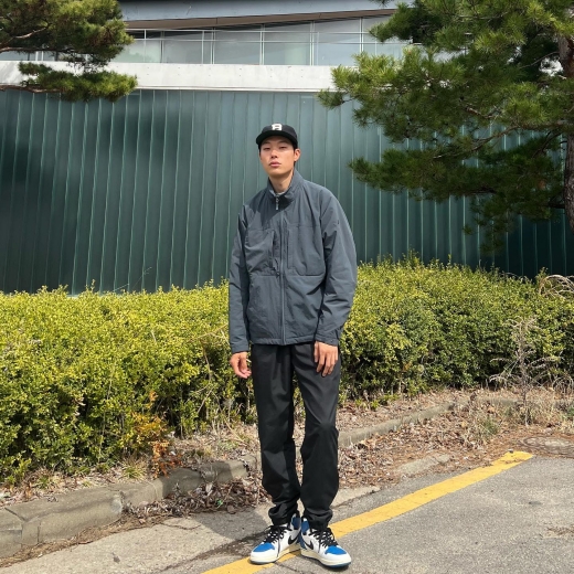 Actor Ryu Jun-yeol has certified Daily Look.Ryu Jun-yeol posted a short description of daily difference on his instagram on the 5th and posted a picture of the current situation.In the public photos, there is a picture of Ryu Jun-yeol, who has been fashionable with sporty items such as hats and high-tops.In the photo of Ryu Jun-yeol, who is well known as a fashionista, fans also cheered with comments such as cute.On the other hand, Ryu Jun-yeol chose Money Game as his next work. Money Game is an 8-part drama adapted by Bae Jin-soos webtoon Pie Game and Money Game.When a death toll comes out in a space where social infrastructure is cut off, eight participants repeat cooperation and antagonism in the extreme setting where the Game ends.