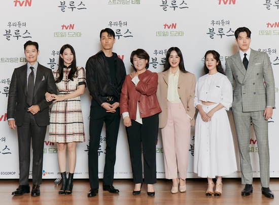 Actor Cha Seung-won told the behind-the-scenes footage of Our Blues.TVNs new Saturday Drama Our Blues made a production presentation online on the afternoon of the 7th.The seats were attended by Noh Hee-kyung writer, Kim Kyu-tae, Lee Byung-hun, Shin Min-ah, Cha Seung-won, Lee Jung Eun, Han Ji-min, Kim Woo-bin, and Uhm Jung-hwa.Our Blues is an omnibus drama depicting various life stories of various characters in the background of warm and lively Jeju and cold rough sea.On this day, director Kim Kyu-tae said, The characteristics of the words and scripts given by the artist at the time of the project were dramatic and cinematic boundaries.I had a lot of worries about how to meet two fun. The conclusion I came to was to stick to the basics in any way, and I focused on the mind of the person rather than using colorful video techniques or pursuing stimulation.I thought that I should let viewers slowly seep in without forcing them to watch a little. It was very impressive that the actors gathered and played a village athletic meet, said Cha Seung-won, who plays Choi Han-soo.I thought it would be impossible to get together like this. I couldnt believe it when I gathered. I said, How do you shoot this?I was very curious about what kind of child would be born. Lee Jung Eun, who plays Jung Eun-hee, also said, I am similar to Cha Seung-won.I was talking while shooting the day of the athletic meet, and Cha Seung-won came out as the son of Hye-ja Kim in the old work.I was wondering what kind of person I would meet later. It was not those who specialize in auxiliary appearances like Seoul, but the residents came and acted.In gods like the mayor, he tried to buy real things and made ad-libs like real conversations.I did not know what to do with the answer when I did not know the dialect. Uhm Jung-hwa, who plays Gomiran, said, I have never met Mr. Hye-ja Kim, Mr. Goh Doo-shim in my work. I went with a trembling feeling like I was back as a rookie.Preparing for the shoot with these two in front of me, I thought, Are you kidding me? Its so exciting. Its so good.However, Mr. Hye-ja Kim said, We have seen Uhm Jung-hwa because we are long.Uhm Jung-hwa said: Sometimes I get a boost as I think of that.When I did not see the road and I was gone, I thought I should go to love Acting quietly like these two. Han Ji-min, who transformed into a baby girl Lee Young-ok, said, It was fun to watch. It is not easy to appreciate the seniors acting.Once, Lee Byung-hun arrived early and was staring at me while saying, Good luck. I was nervous and I did a lot of NG.The god is sorry for you because of Lee Byung-hun. He was looking at you very closely.My senior also told me, Its like watching a movie. Kim Woo-bin, who returned to the CRT for a long time, said, It was hard to get sick and take medicine in advance.If someone is hard, they have to return the ship, and then the filming is pushed, so I woke up and looked for the end of the sea and breathed.When I was breathing at sea, I felt something calm, as if meditating, and my mind improved and my sickness went away.It was a tough fight, he explained of his efforts.Noh Hee-kyung writes about the title Our Blues: Blues is black common music, and its like a trot when you talk about our country.I loved that sick people called Blues to avoid being sick. This time, I thought you might have fun listening to music.I wanted it to be seen like music, which is hurt, but Im trying to overcome it. When I first met Lee Byung-hun actor, I talked about it, but I did not pay attention to the wound, but to pay attention to hope.I do not think I was so sick when I wrote this drama. I think it was fun and I want everything alive to be happy. On the other hand, Our Blues will be broadcasted at 9:10 pm on the 9th.Photo = tvN