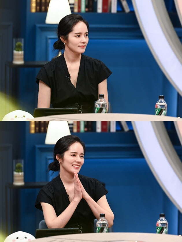This year marks the 20th anniversary of her debut, as Han Ga-in, one of the leading actresses who stuck to mystery, seems to have decided to make a story that she has kept hidden for 20 years.From the episode of her husband Yeon Jung-hoon, who was called the three thieves, to the miscarriage Confessions, she unravelled the story bag.Han Ga-in said in the SBS entertainment circle house broadcast on the 14th, Kangaroo Mom who always carries a child in his mind.Han Ga-in said, 95% of my life flows mainly to babies, he said. There is a reason for that.I succeeded in pregnancy as soon as I decided not to bring my child for about 10 years (to have). Han Ga-in said, When I was about 8 to 9 weeks old, my baby heart did not beat and I lost my child.I was careful even when I was pregnant with the first test tube, he said. I was at home for 40 weeks because I was worried that (the child) would go wrong.It is more precious and treasureful for the children because they have undergone such a process. Han Ga-in married actor Yeon Jung-hoon in 2005 after three years of debut; she was 24; and after nine years of her first pregnancy, she caught the eye.However, a month later, news of the heritage was reported and became a hot topic.Han Ga-in later gave birth to daughter Jae-hee Yang in April 2016, 11 years after her marriage, and gave birth to her second Jae-woo in 2019.It is the first time in 20 years that Han Ga-in has made a good statement about his own words, although it has already been known through entertainment news from miscarriage to childbirth.He was also called one of the beauty figures who represented the entertainment industry since his debut, which is why he called Yeon Jung-hoon, who married him, a thieve.Han Ga-in has been popular since his debut, sweeping dramas, CFs, and so on; he has been working steadily since his marriage, but he has rarely appeared in entertainment programs.The whole privacy, including the couples life with actor Yeon Jung-hoon, was covered in veil.But did he intend to do it? Han Ga-in has been in charge of his personal life since he was in charge of circle house MC, which started broadcasting this year.This may have been foreseen, and it was different from the way he had walked since he was a program host, who was hard to see in the entertainment.Moreover, circle house is a talk program based on the concept of national consultation project, and Han Ga-in had to bring his experience to the right place and lead empathy and communication.So Han Ga-ins candid stories were revealed one by one.Han Ga-in was angry at the fact that Yeon Jung-hoon spent time with his acquaintances late on the day before marriage, and he was angry about his privacy from the story of declaring a divorce to the negative day of investing in stocks last year.circle house. Recently, Yeon Jung-hoon has been a guest on KBS2 1 night and 2 days, which is a fixed appearance.For the first time since marriage, he appeared on the variety show with Yeon Jung-hoon and released his love story.My brother is 180 degrees different from me, I am in a hurry and I have a lot of emotional ups and downs, while my brother is calm and calm, Han Ga-in said.The show also included the two of them, and the couples two shots, which had been hidden in the veil for a long time, gave viewers fresh fun.It was Han Ga-in, who had a strong image since his debut.In the movie Introduction to Architecture, which was released in 2012, Han Ga-in was insulted and angry, and some male audiences fell into a senbong.Director Lee Yong-ju, who directed the film, said at the time, It is the reality of Han Ga-in that the public did not know.And now, Han Ga-in is blatantly pointing out his reality through entertainment.Within 20 years of his debut, Han Ga-in opened his second prime, radiating candid, hairy and mischievous charm.