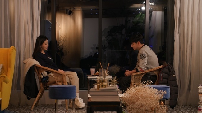 We did divorce 2 Ji Yeon-soo and Eli are arguing again.TV CHOSUN Real Time Drama We Divorced 2, which is broadcasted on April 15, reveals the story of the second day of The Slap of Eli - Ji Yeon-soo couple who faced each other in two years in a cold atmosphere.We Got Divorced is a real time drama that deals with divorce after marriage that has not been seen before, suggesting the possibility of a new relationship that can be a good friend relationship, not a purpose of reunion.In the last first episode, Eli - Ji Yeon-soo and Nahan Il - Yu Hye Young got explosive sympathy by revealing the feelings of conflict and misunderstanding that they experienced during marriage and divorce process.On the first night of The Slap, when the fierce arguments were over, Ji Yeon-soo told Eli that he was not able to see the divorce notice and I was lying down for a few hours with Minsu next to me.Eli shocked everyone by revealing the decisive reason for deciding to give the same thing, saying, I never told you to give a duty during your marriage.After the first night of The Slap, which was such a storm, Eli thought it was a lighter atmosphere and naturally recommended Ji Yeon-soo for breakfast.But the fight began again when Ji Yeon-soo said, I am so angry that I have a night.Ji Yeon-soo said, My parents-in-law had been planning a divorce since I went to United States of America. Eli said, I never planned, United States of America, when I was trying to make money from United States of America (to Korea) I asked you to come.The marriage and the full story of the marriage and the duty in the dispute between the two peoples day are revealed, and the atmosphere is expected to be overturned again.Eli said in an interview with the production team that the reason for Choices to United States of America was because of money, and that he had a hard time living at the time of his life, saying, I had a yearly income of 15 million won, and I was not even able to deposit it.MC Shin Dong-yeop - Kim Won-hee - Kim Sae-rom also expressed regret at the same time, responding that I thought I would have earned better because I was a good idol and I would have had a lot of trouble as the most.On the second night of The Slap, which is about to be the last day, Eli hinted to Ji Yeon-soo, Will you let me see (tomorrow) son?Eli has been facing the face of Son only on video calls for the past two years of his life in United States of America, wondering how Eli, who has been Choices for We Got Divorced to meet Son, could succeed in The Slap with Son, and Ji Yeon-soo has been wondering how Eli would have responded to Elis request. Im making him.
