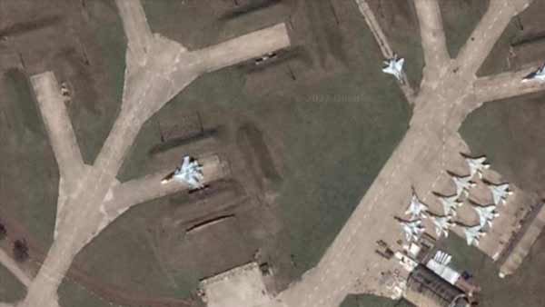 러시아 서부 쿠르스크 지역 군사시설에 전투기가 배치된 모습 [구글맵 캡처]