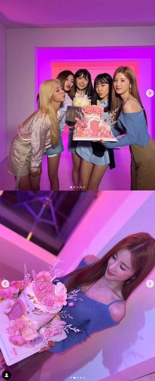 Apink Park Cho-rong has unveiled Apinks 11th anniversary celebration shots.Park Cho-rong posted an article and a photo on his instagram on the morning of the 19th, Epping is 11 years old.Inside the photo is a group shot of Park Cho-rong, Yoon Bomi, Jung Eunji and Kim Nam-ju Oh Ha Young.The five men, carrying a celebratory cake, had a variety of charms, and they also showed off their beautiful beauty.In another photo, a certified shot of Park Cho-rong was captured.Park Cho-rong, holding the cake, boasted a humiliating beauty even at the angle of looking down from above, along with a subtle sexy look.Meanwhile, Son Na-eun recently withdrawal the team, and Apink has been converted to a five-man system.