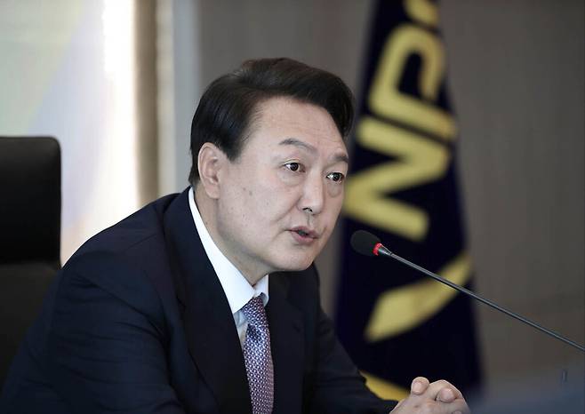 윤석열 대통령 당선인이 20일 전북 전주시 덕진구 국민연금공단에서 열린 현안간담회에서 발언하고 있다. 윤석열 대통령 당선자 쪽 제공.